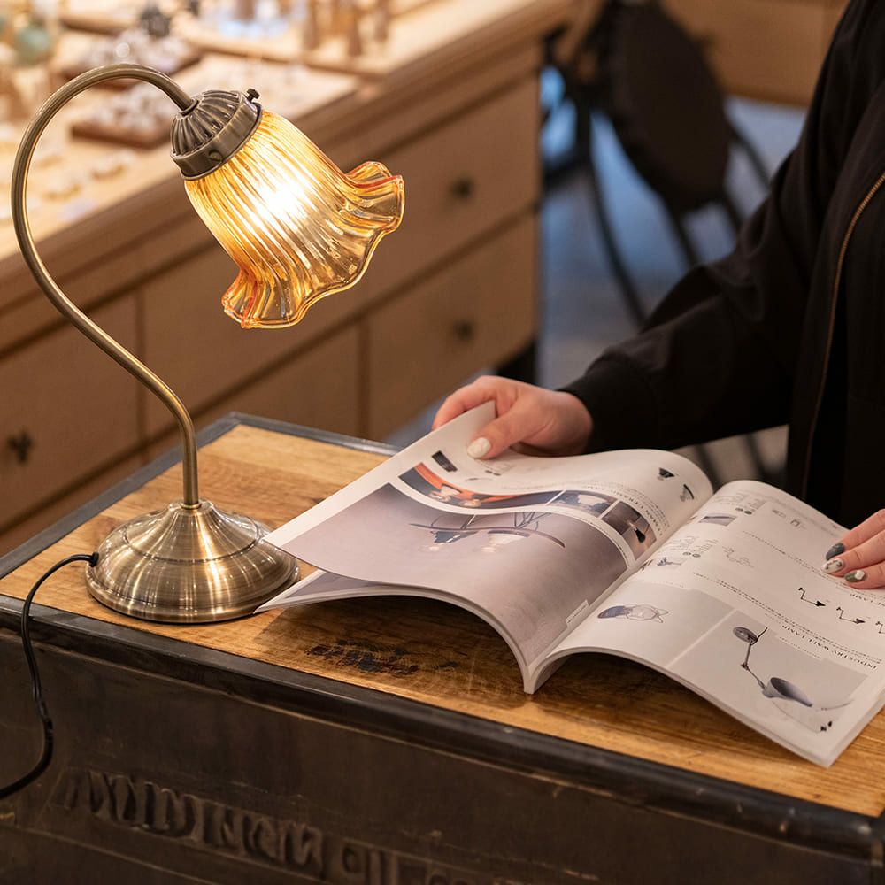 LED電球式タッチセンサーテーブルランプ